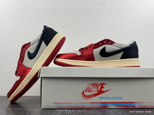 Reps LUCY Room Away Trophy Jordan 1 x OG Low Air FN0432-100 0702